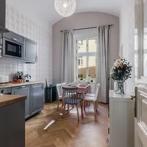  Apartment Centre By Michal&friends