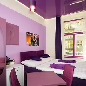  Appartement Colours - Your 7 Colour Experience In Centre Of